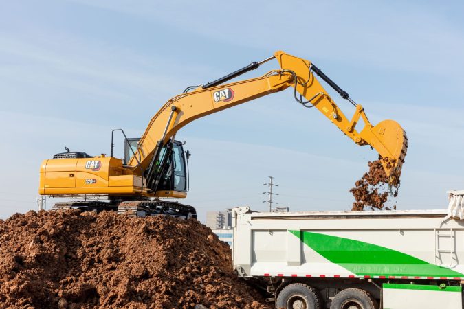 Cara Mengelola Fleet Excavator Cat 320 dalam Proyek Multi-Site